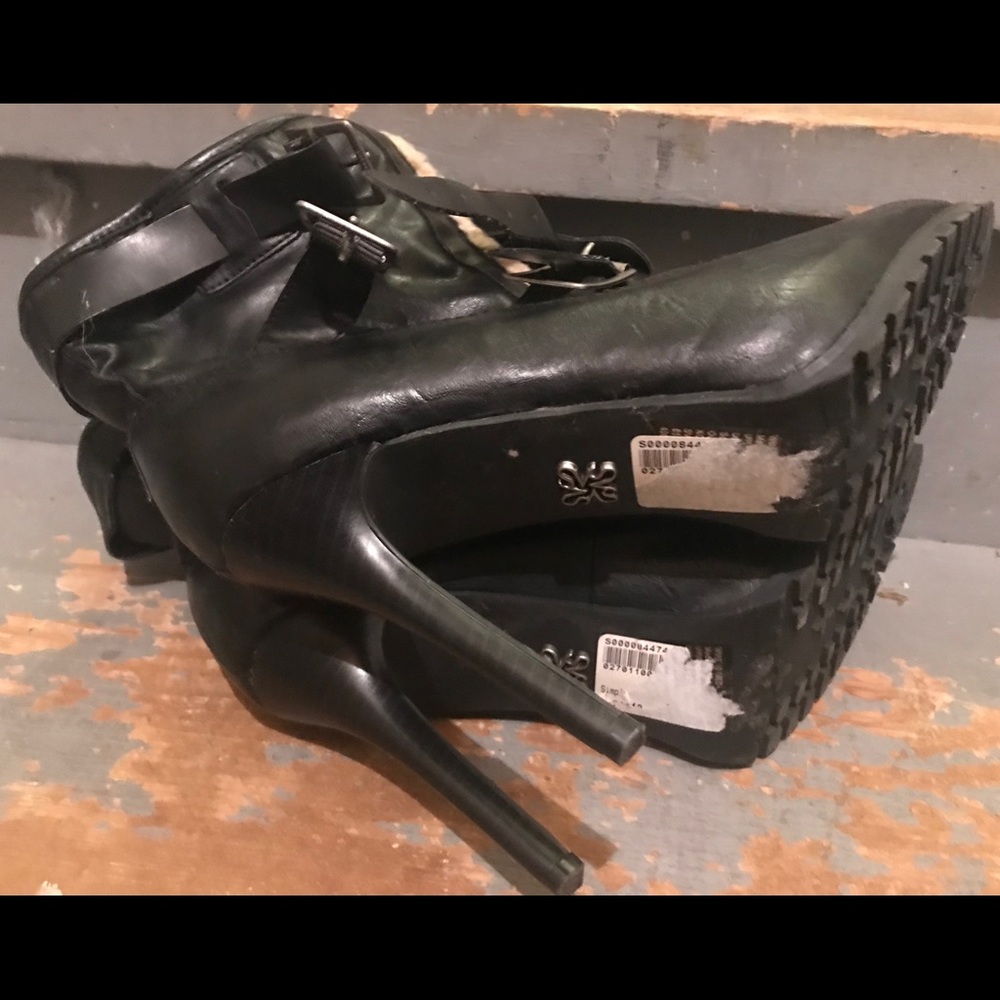 Boots - Picture 3 of 4